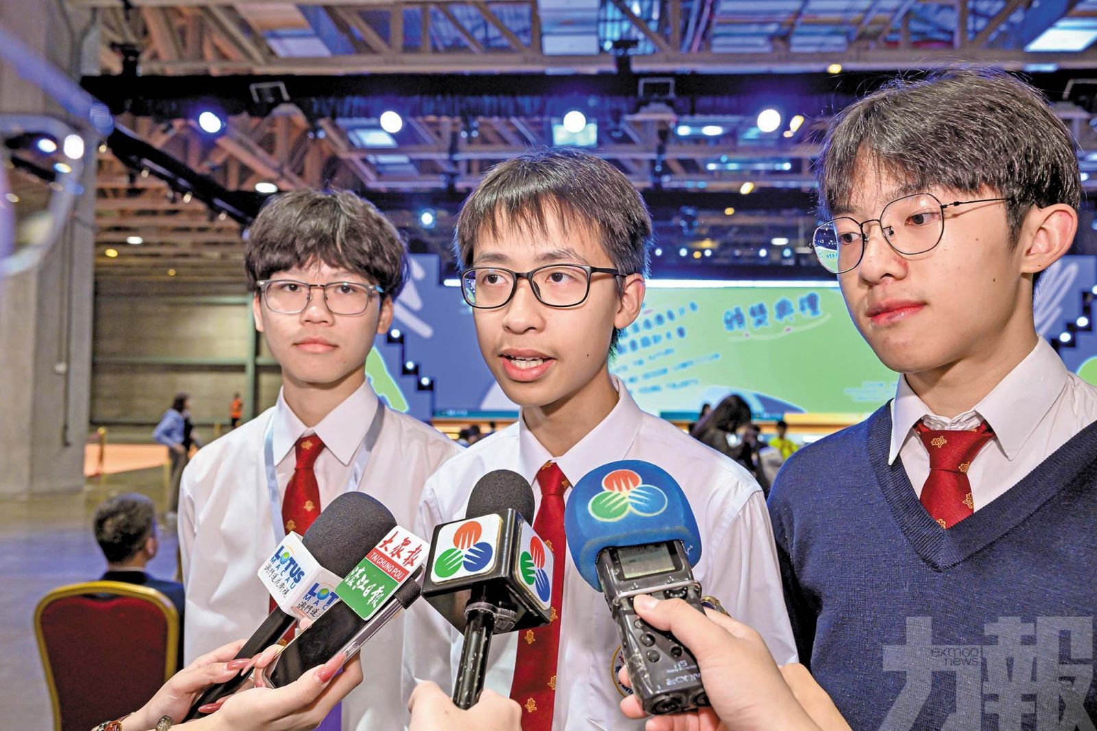 三地四十學子登台領殊榮