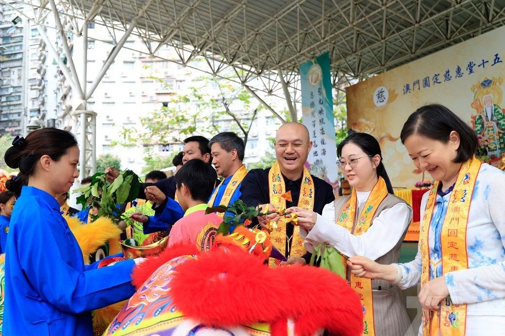 圓定慈惠堂十五周年郵品首發 兩岸四地賢達共證善緣