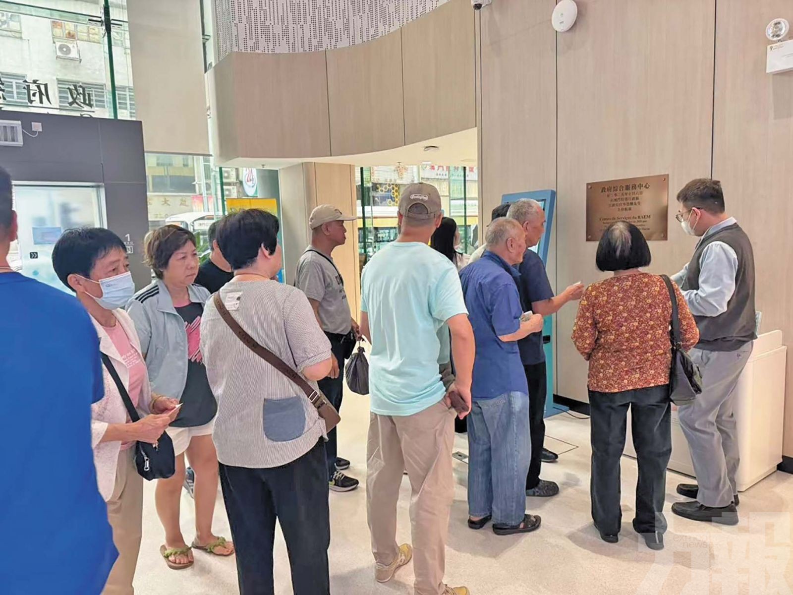 議員促消費券加強一老一小支援