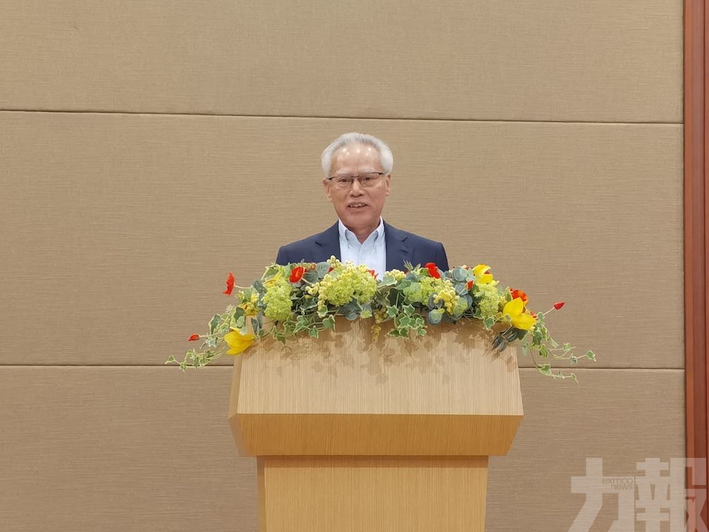 岑浩輝啟程出訪歐洲四國