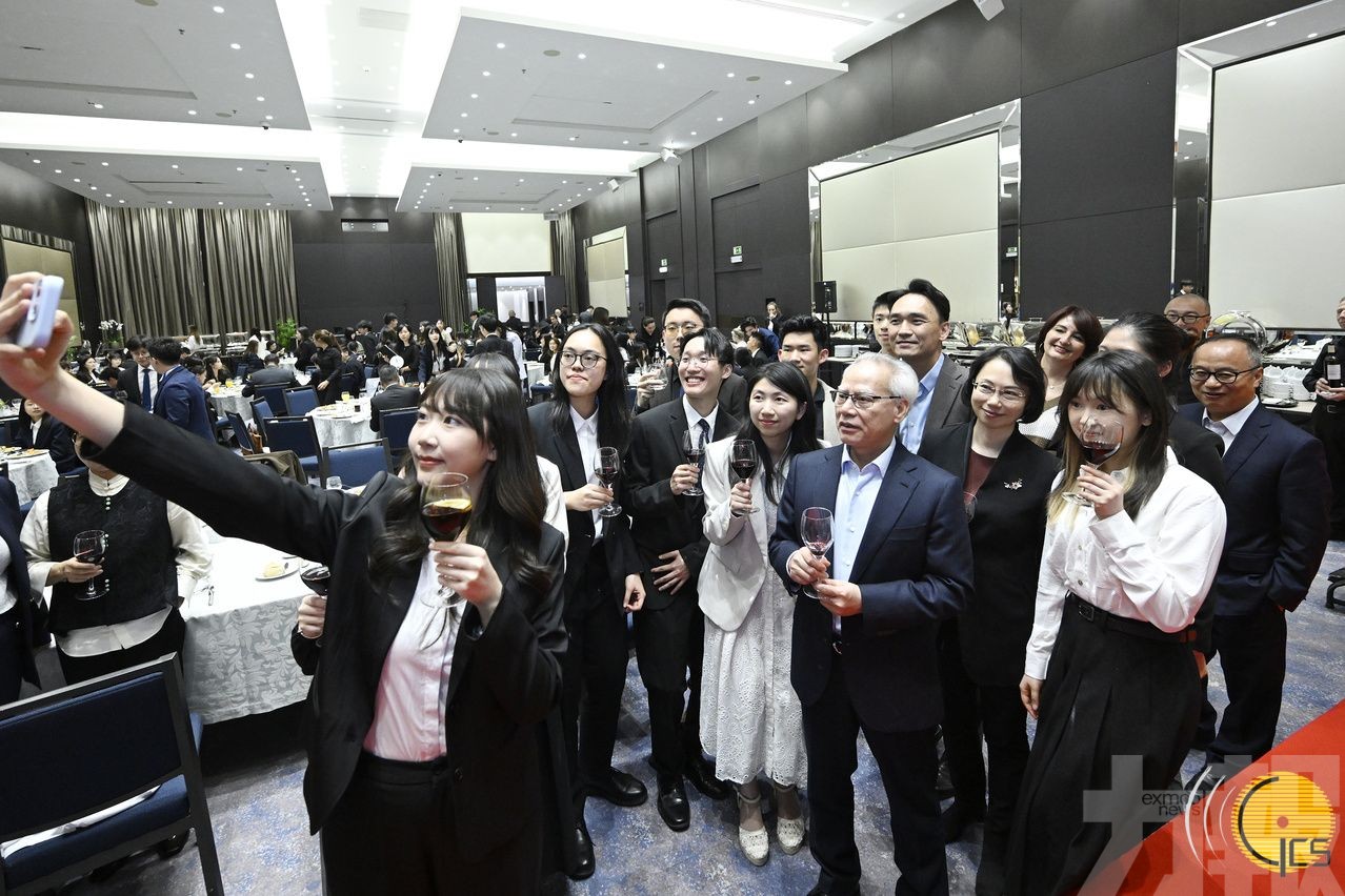 勉眾學子學成回澳後大展所長