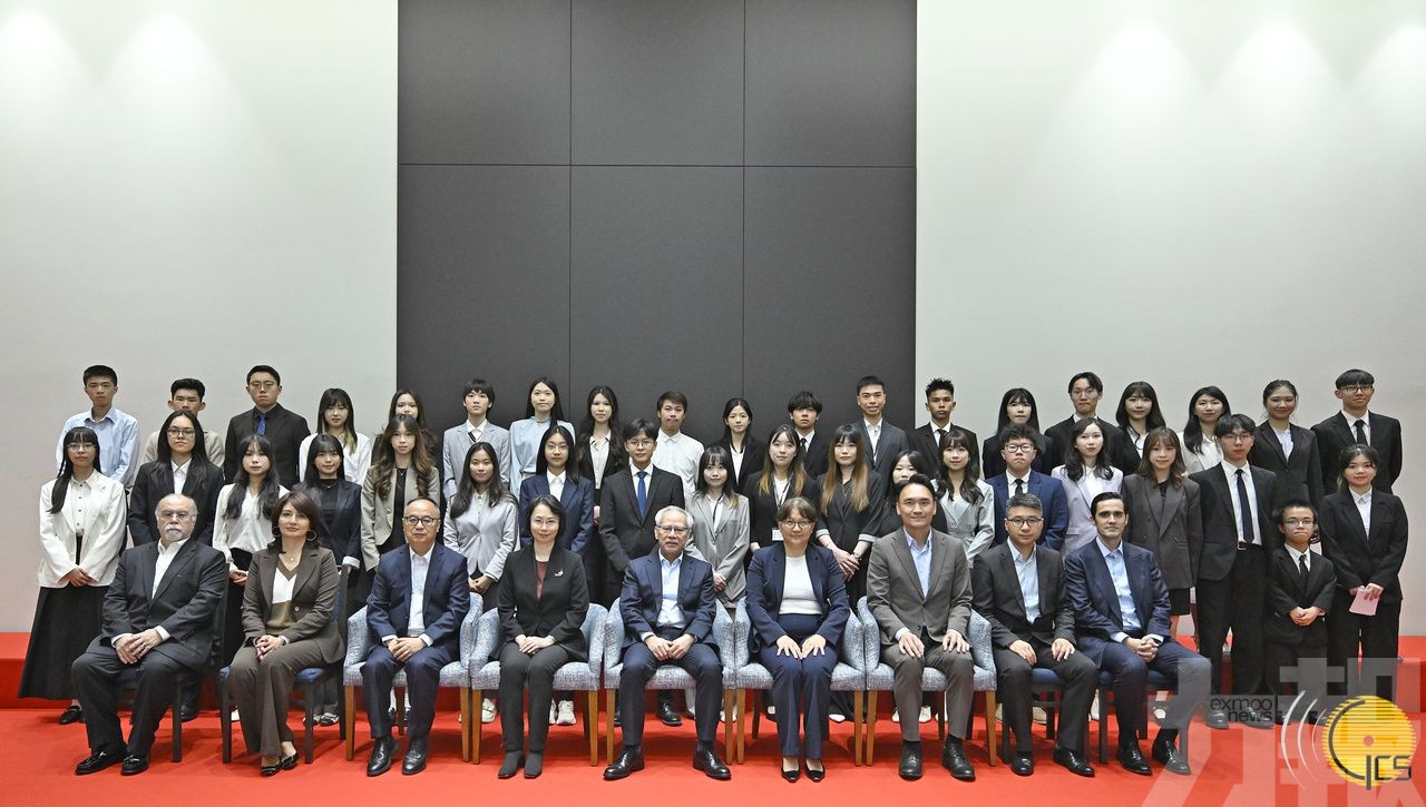 勉眾學子學成回澳後大展所長