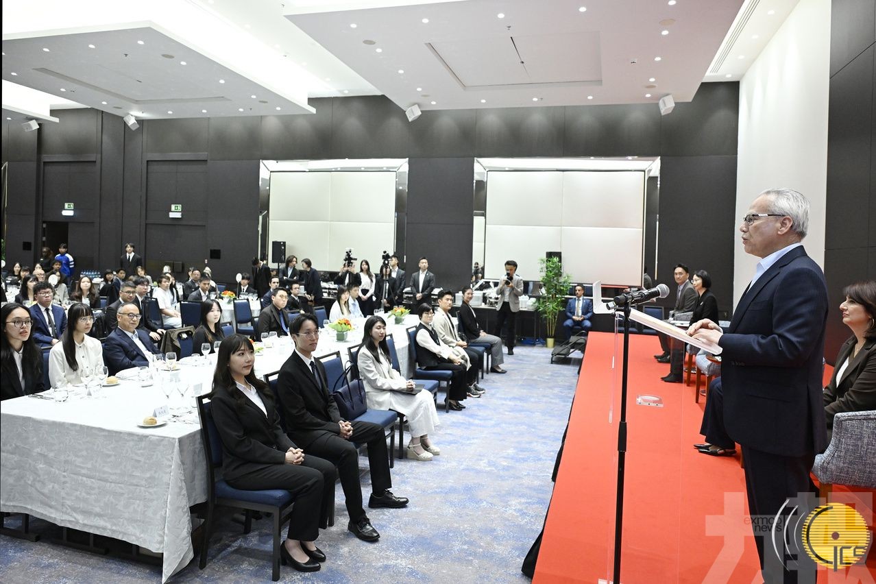 勉眾學子學成回澳後大展所長