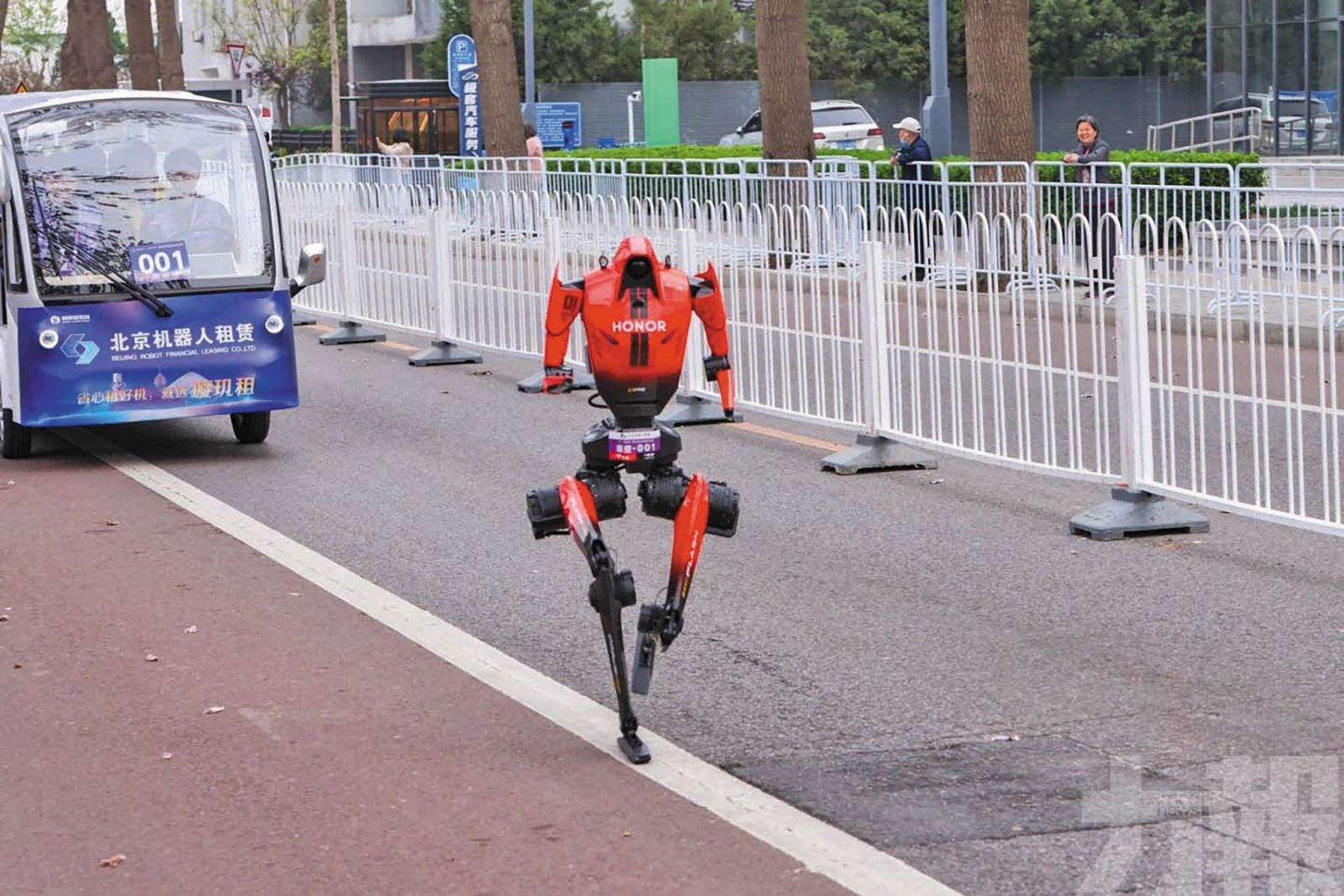 藍思132款結構件撐起「鋼鐵之軀」