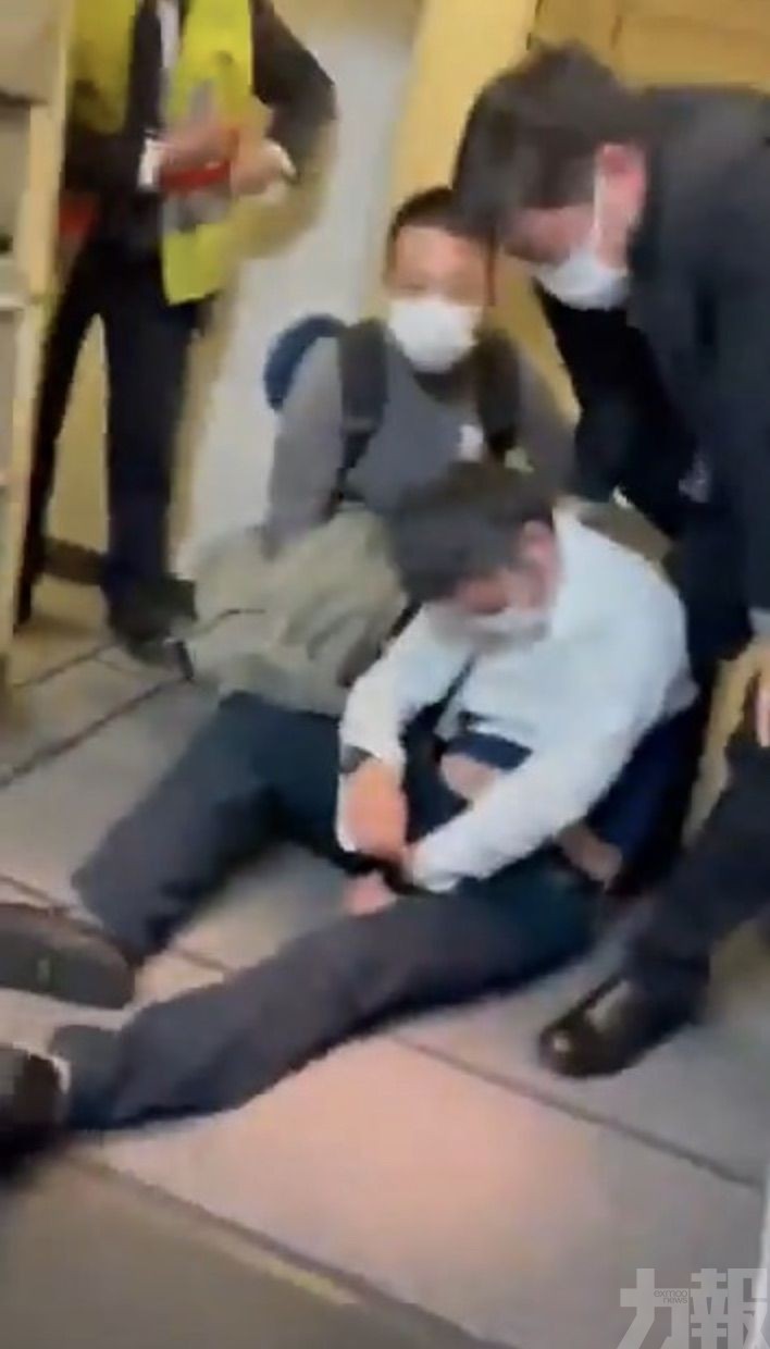 累航班延誤68分鐘遭拔官