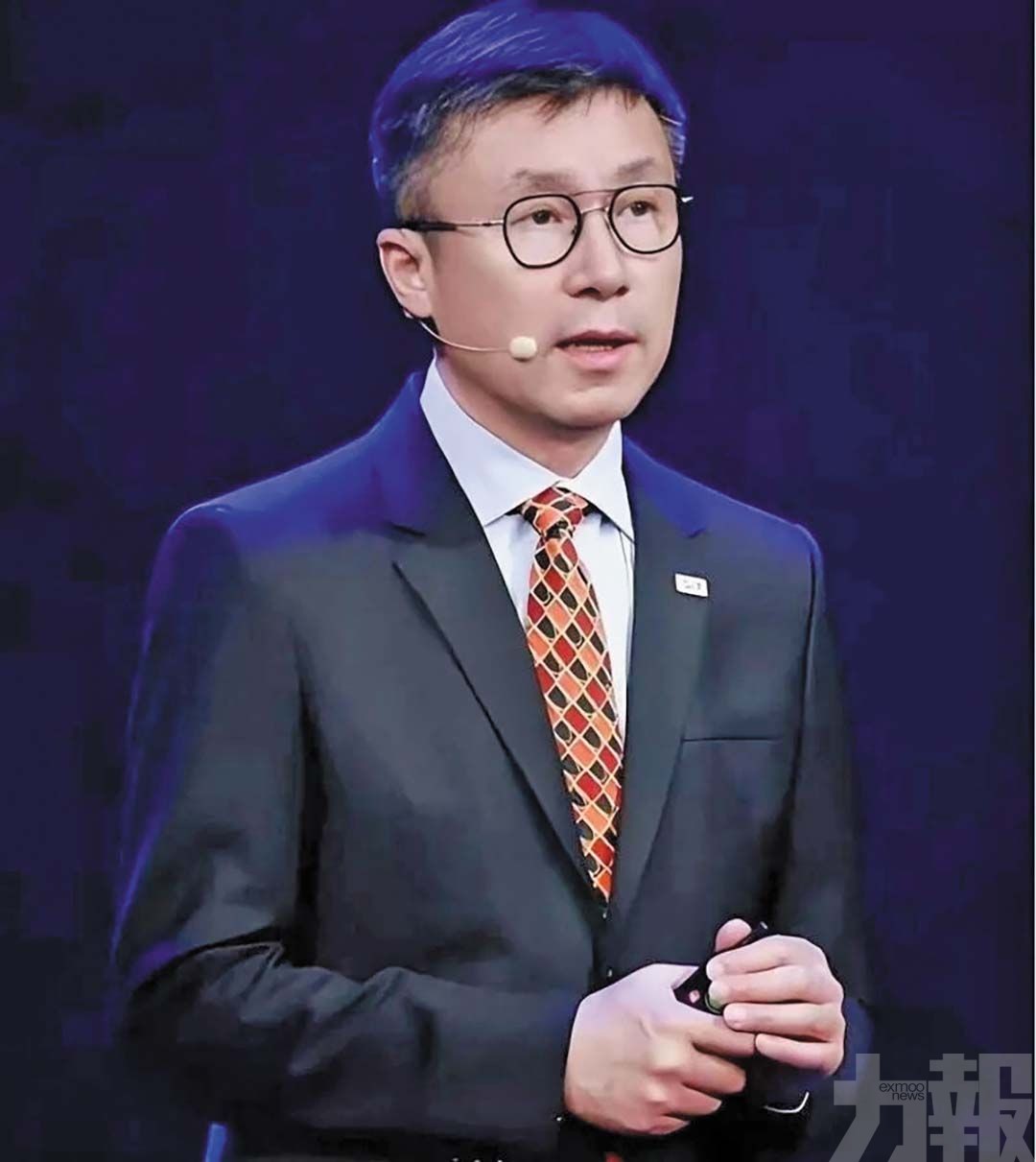 推AI「藝人庫」惹風波