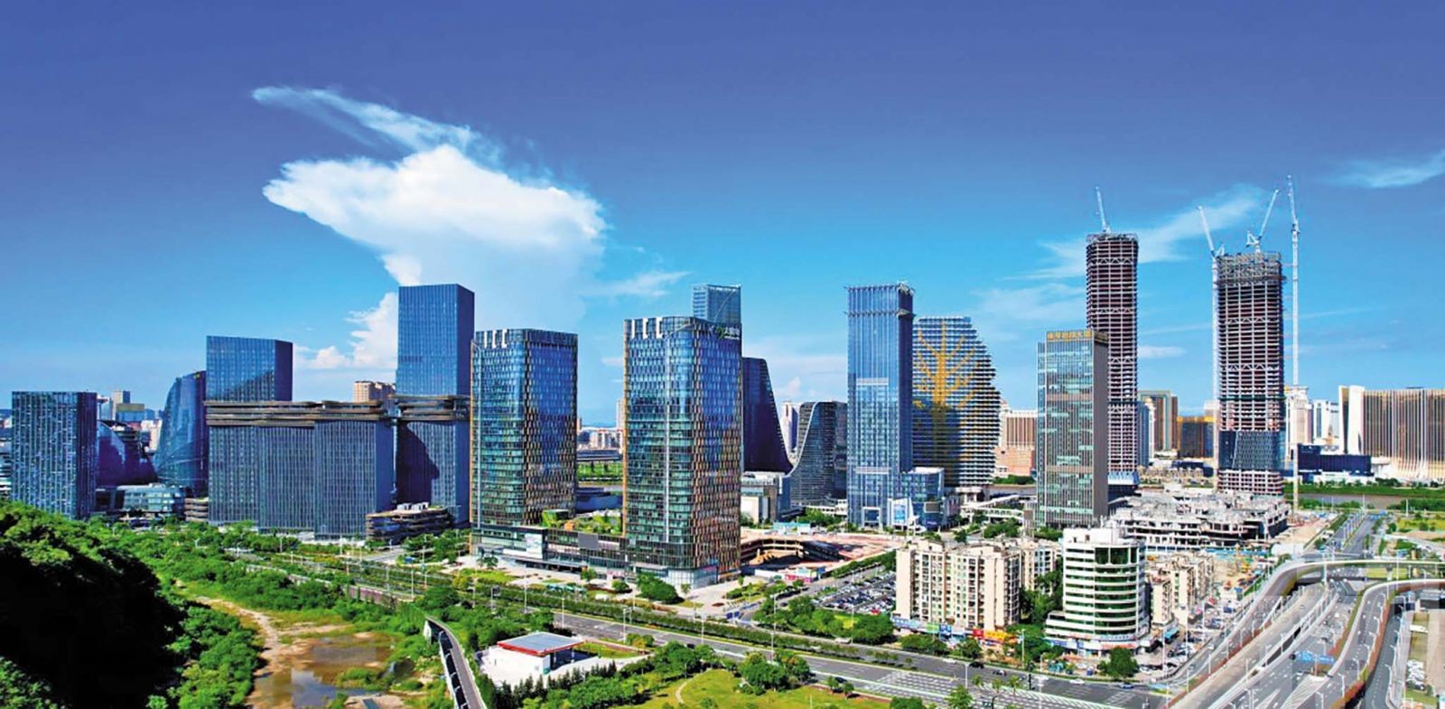 就課程建設及國際合作等深入交流