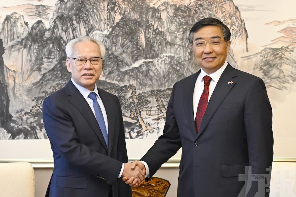 岑浩輝與中國駐比利時大使費勝潮會面