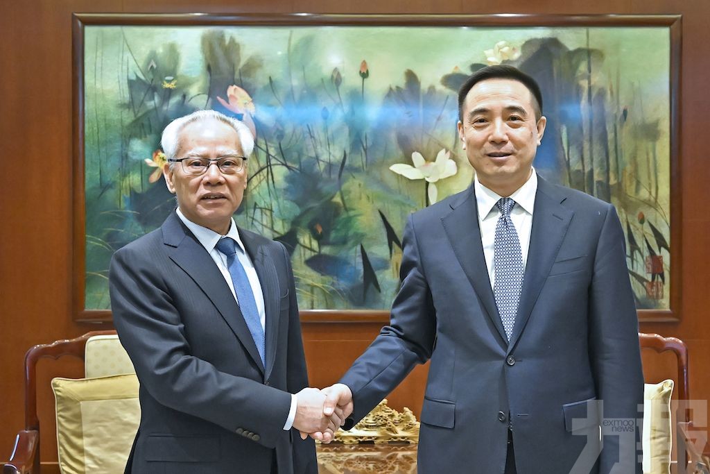 岑浩輝與中國駐歐盟使團團長蔡潤會面