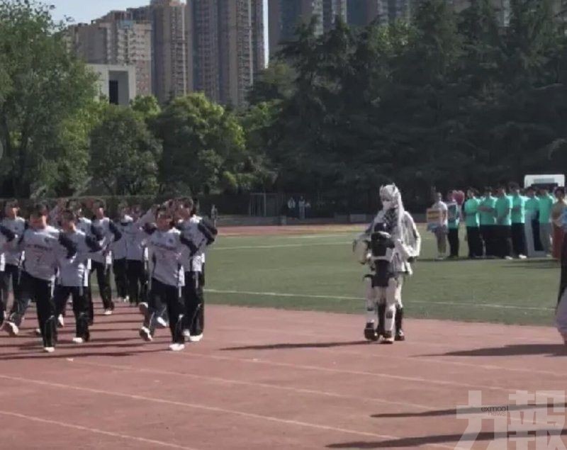 網驚：機器人覺醒？