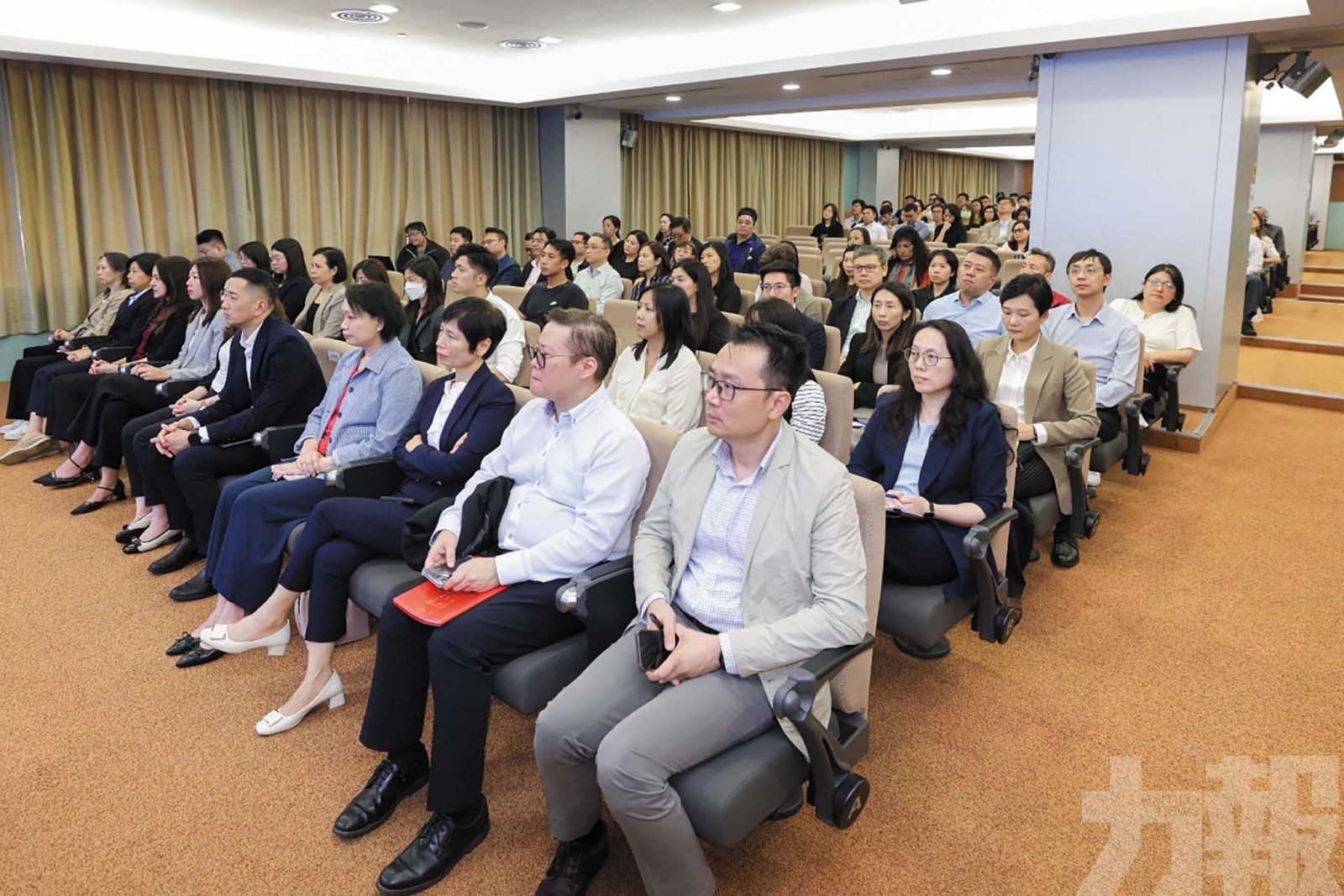 引導公務員深刻理解國家戰略部署