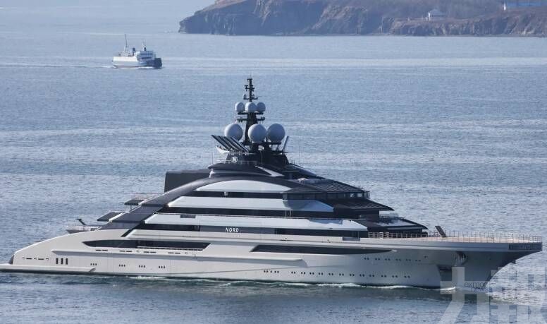 俄超級遊艇闖過霍爾木茲海峽