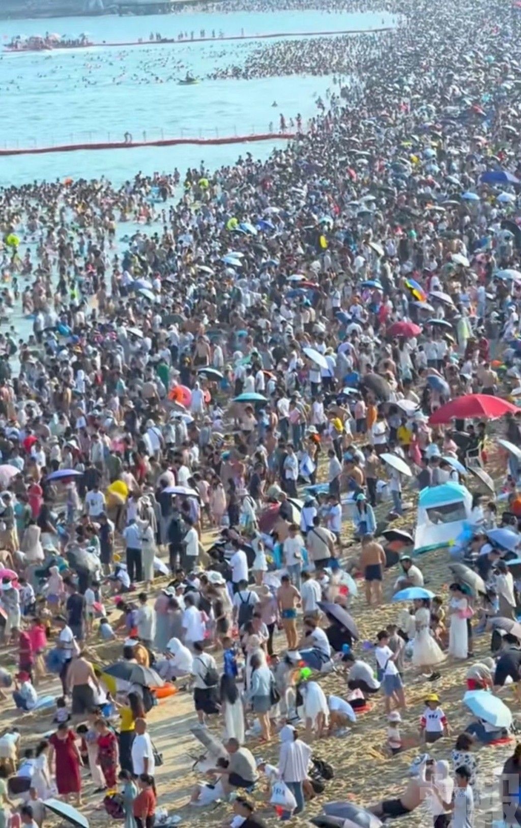 客流爆棚 多地限流停票