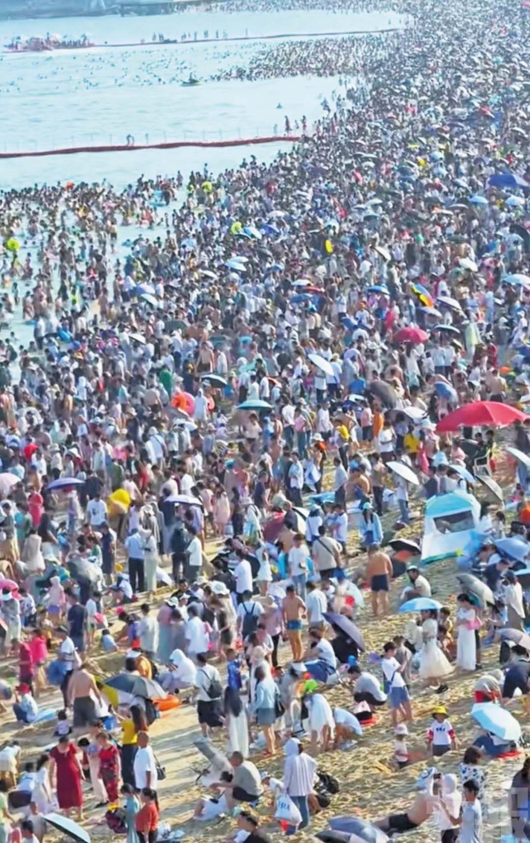 客流爆棚 多地限流停票