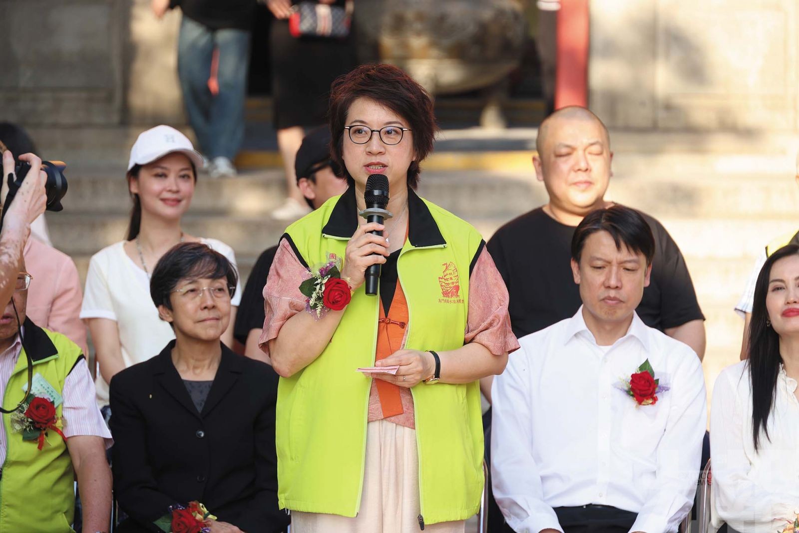 神功宴筵開九十圍千人同賀