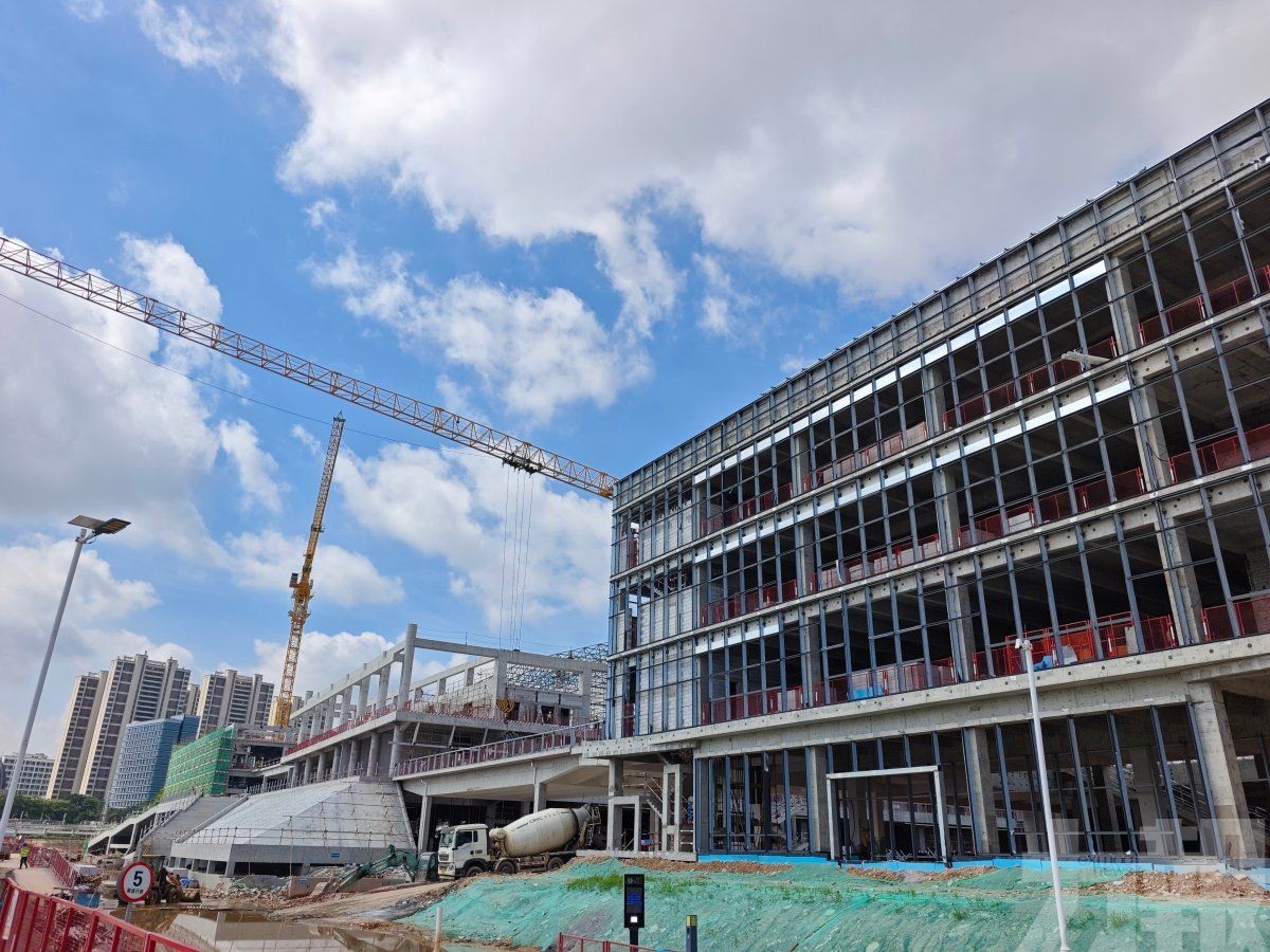 地底污水廠上蓋建體育館