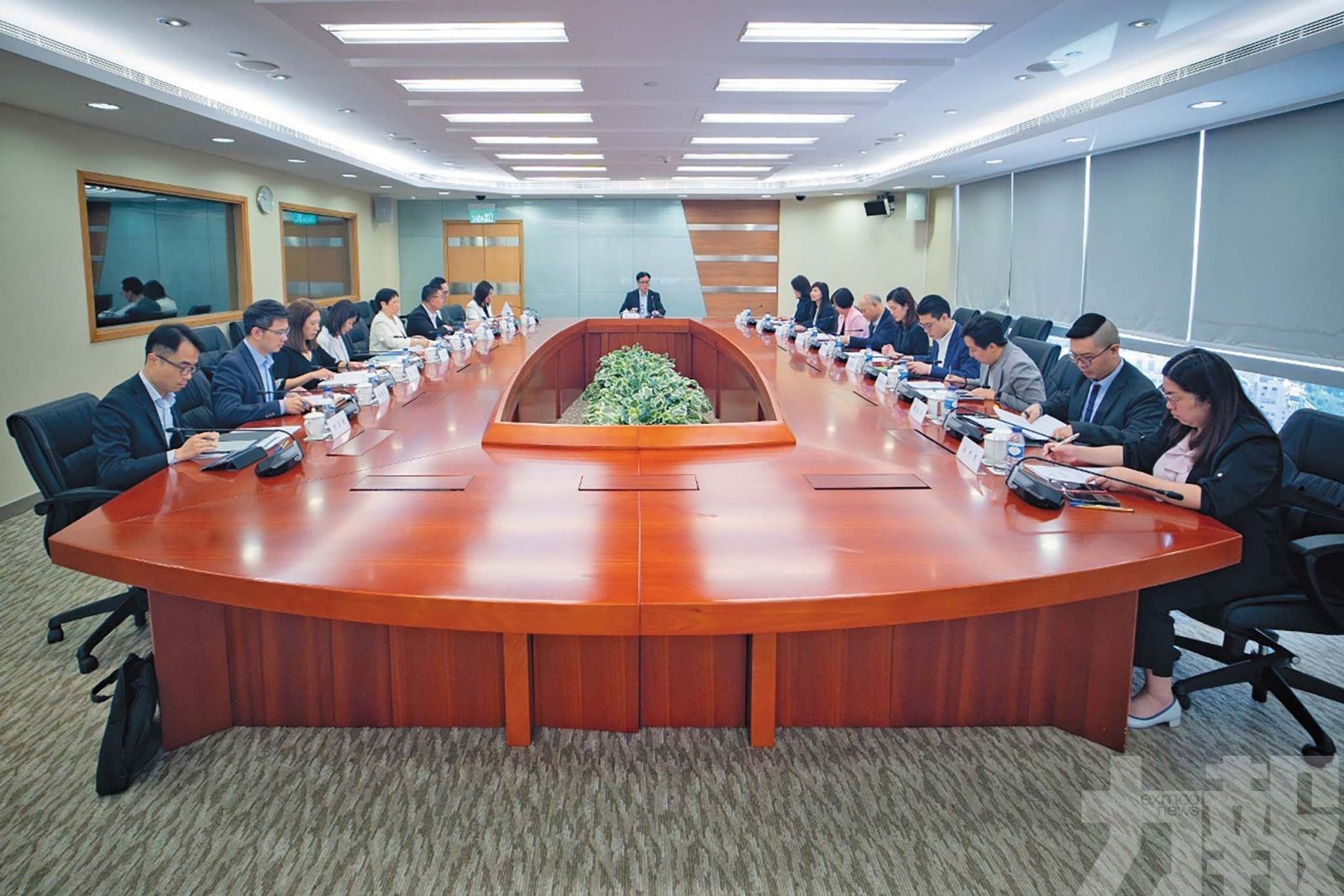 3月金融業均薪逾3.2萬元