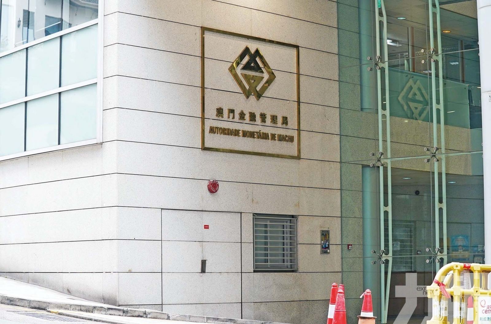 5月底外儲2,353億按月升1.1%
