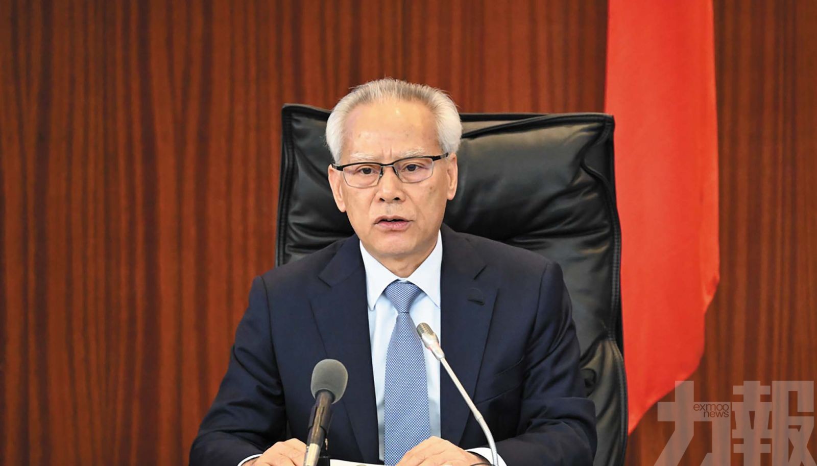 行政長官岑浩輝今列席立法會回應議員提問
