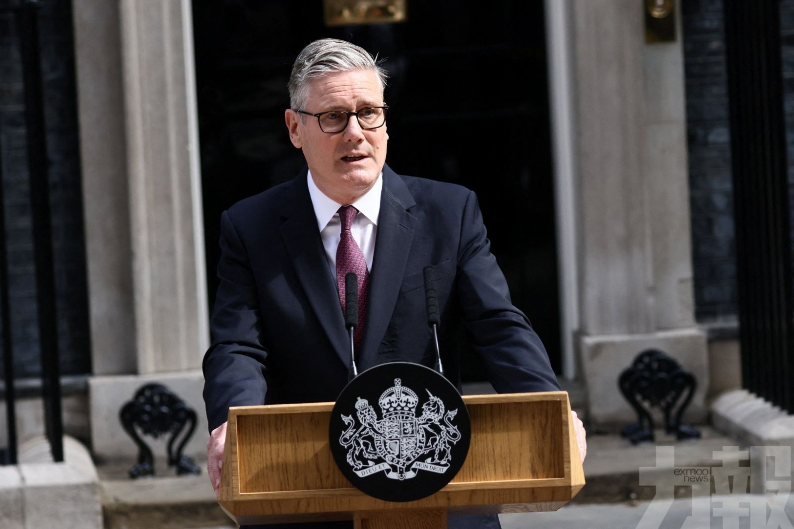 成英國十年內第六位下台首相