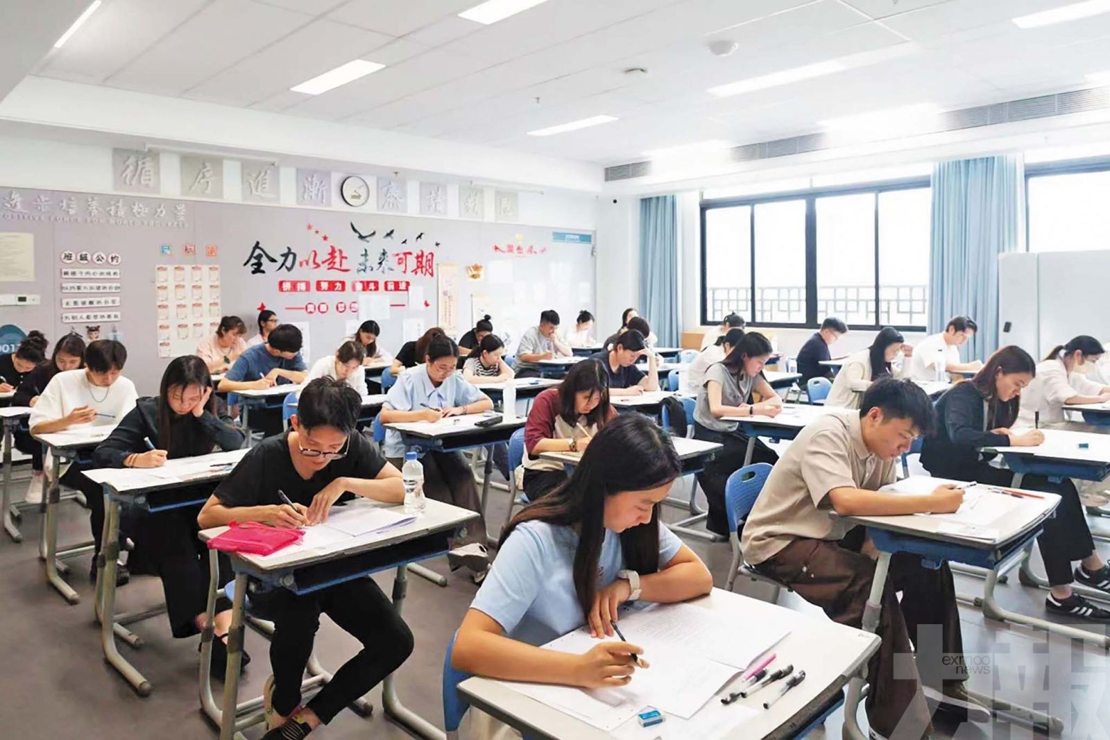 逾1,300澳青赴考爭50職位