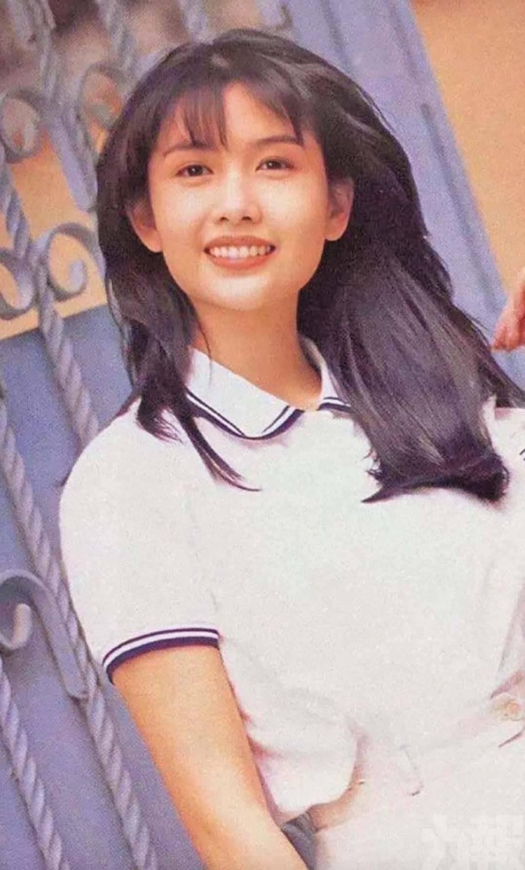 「警服版小昭」登微博熱搜