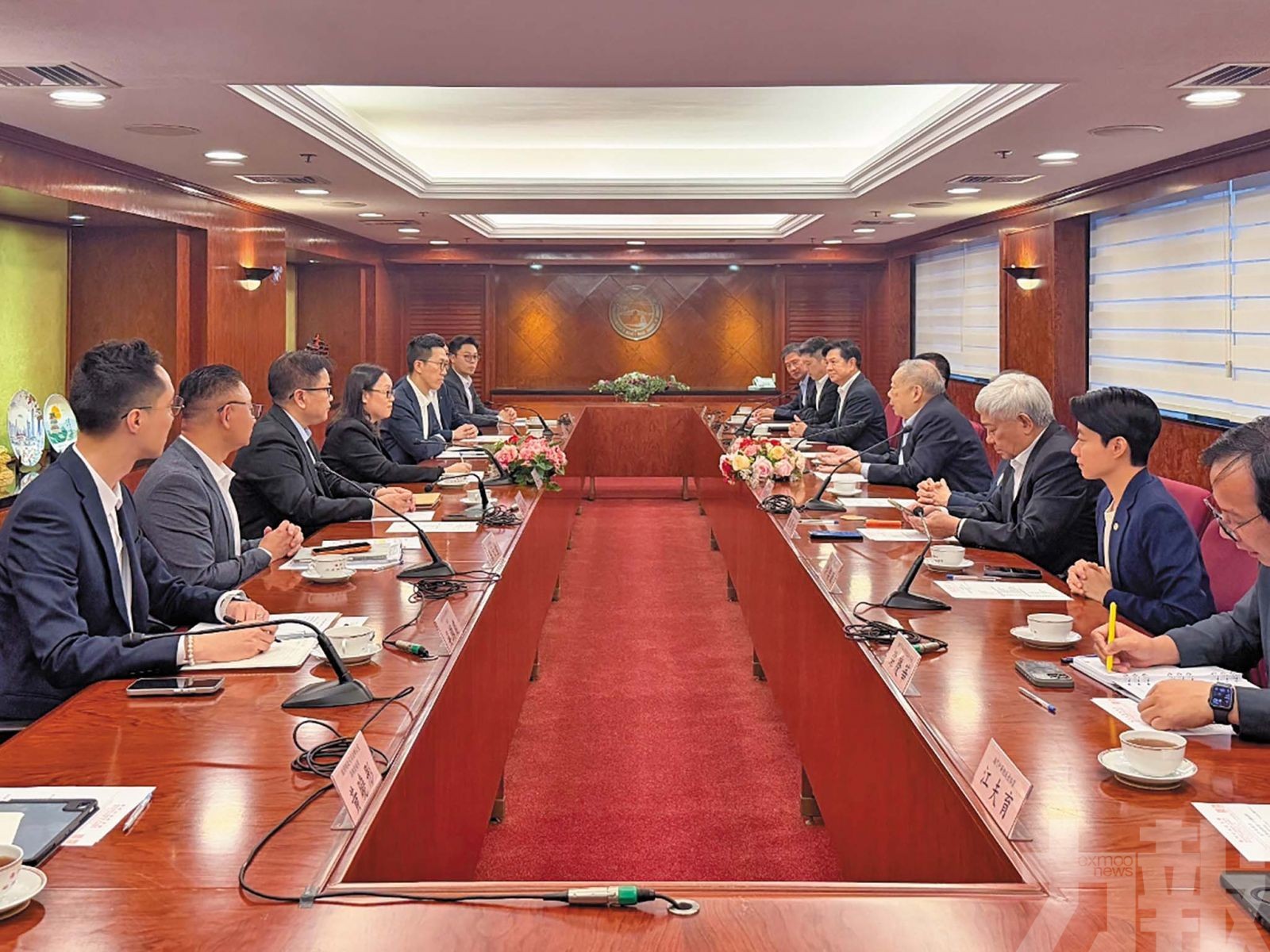 凝聚共識推進經濟民生各項工作
