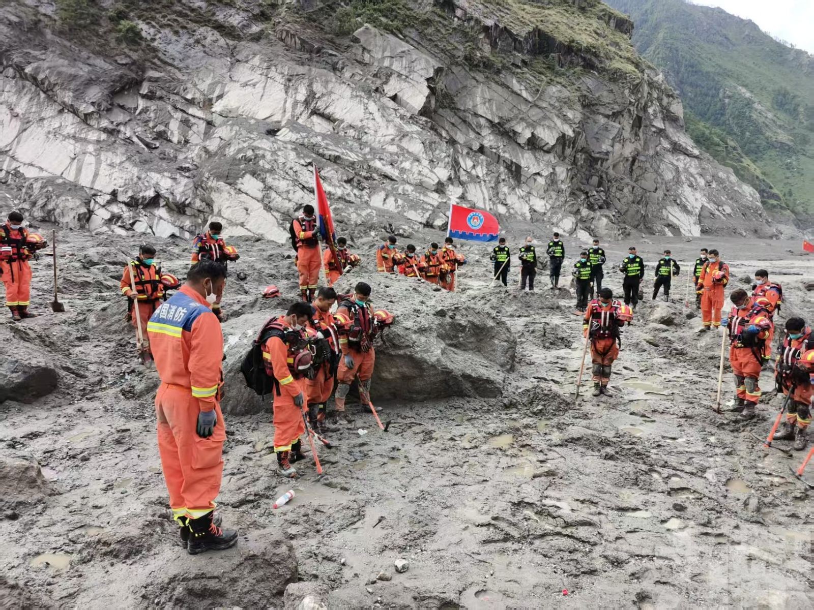 吉隆救援為何困難重重？