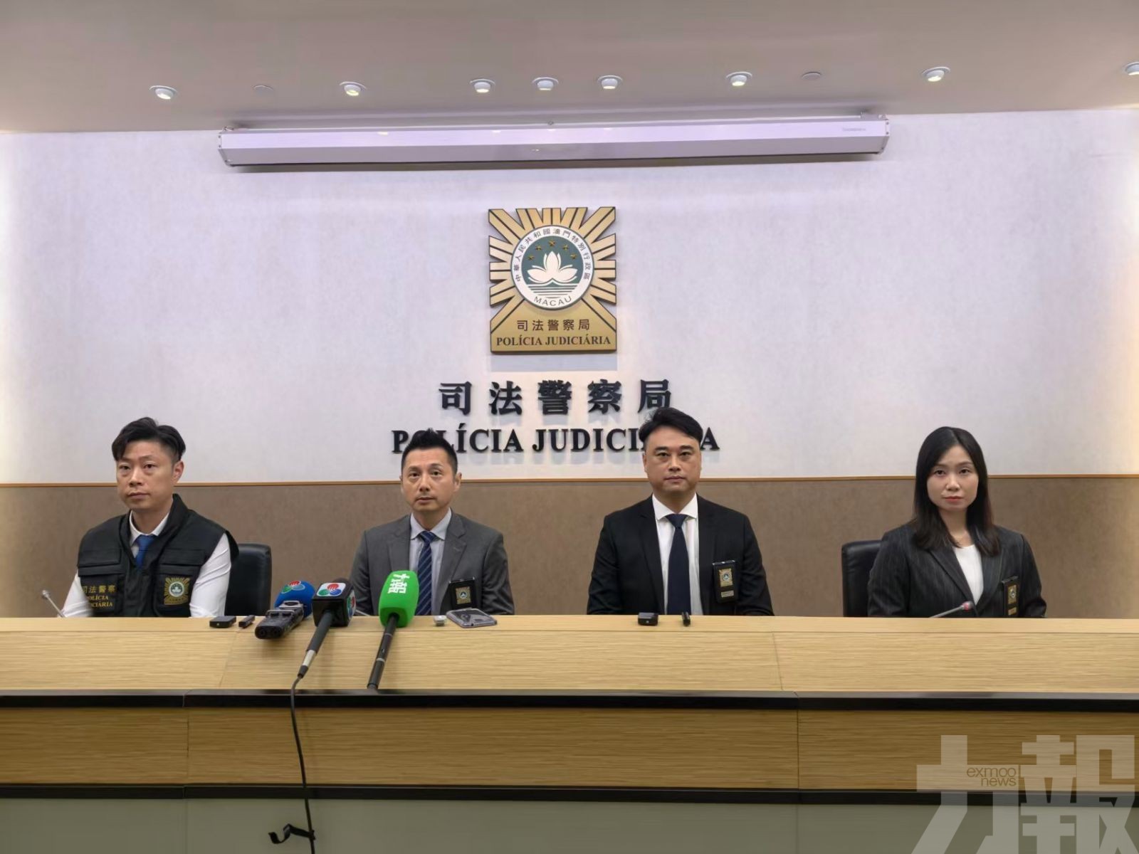女教師左眼恐失明