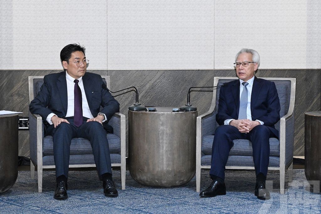 會見隨團企業家代表