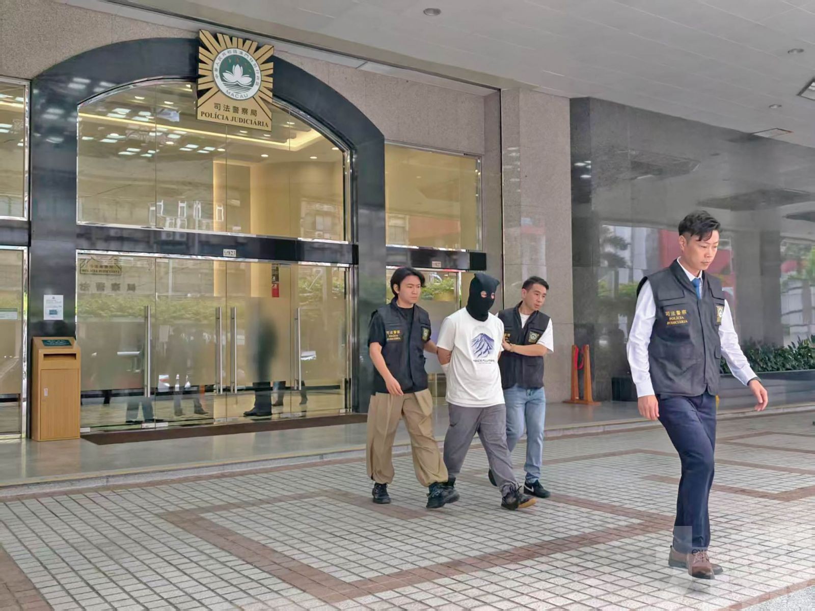 多處灼傷女教師 恐毀容失明