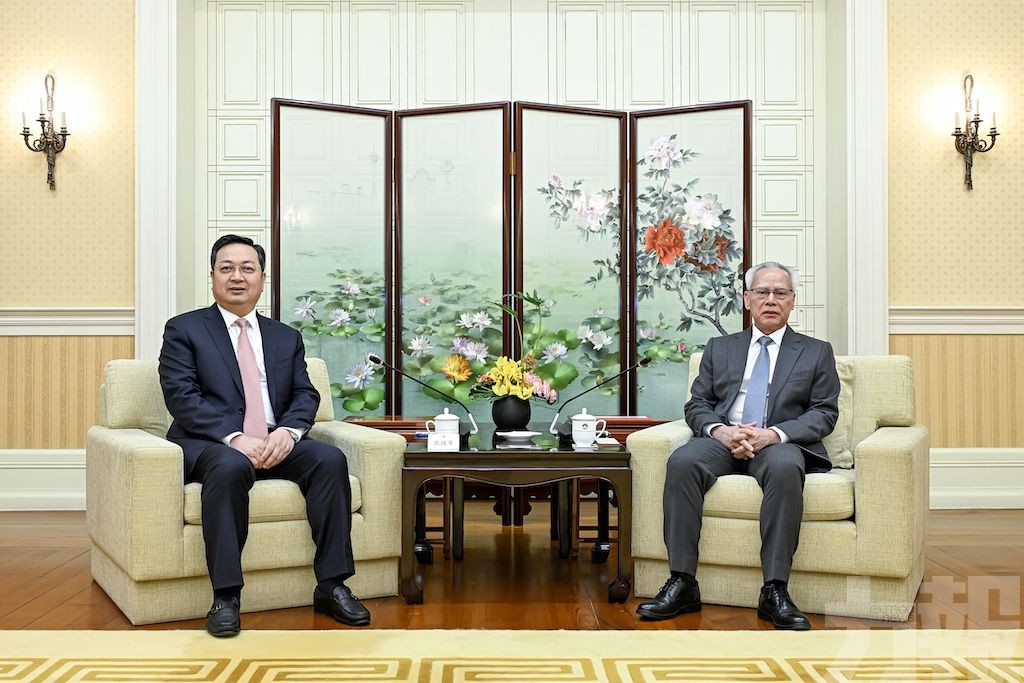岑浩輝與河北省政協主席張國華會面
