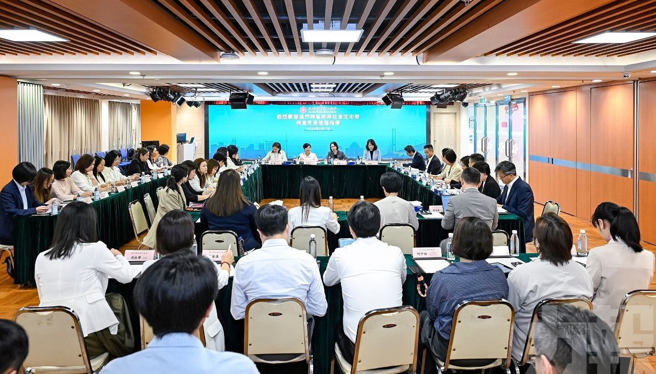 聽取各界對明年施政意見