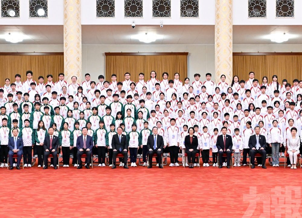 勉勵當好&ldquo;一國兩制&rdquo;建設者和接班人