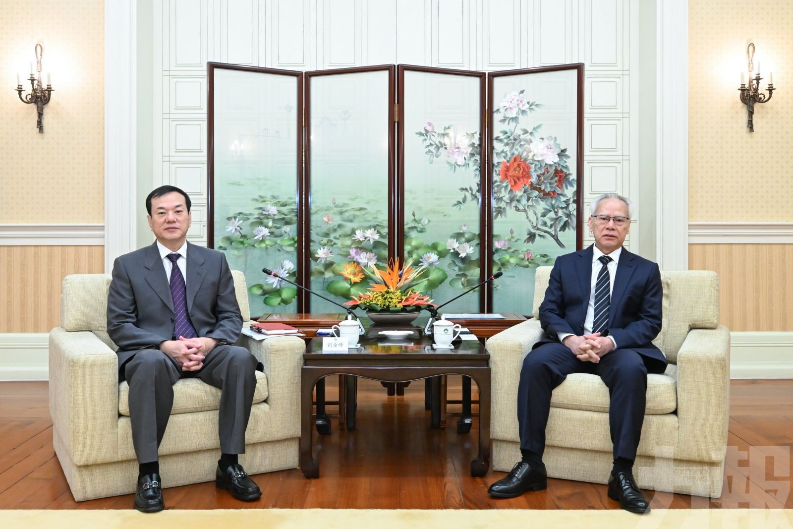 岑浩輝與國家衛健委副主任劉金峰會面
