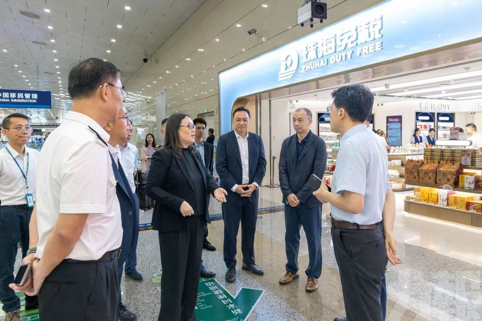 吳惠嫻調研橫琴口岸進境免稅店