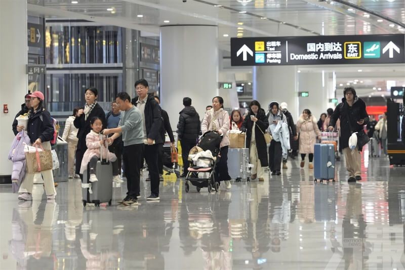 入境外國人逾七成免簽