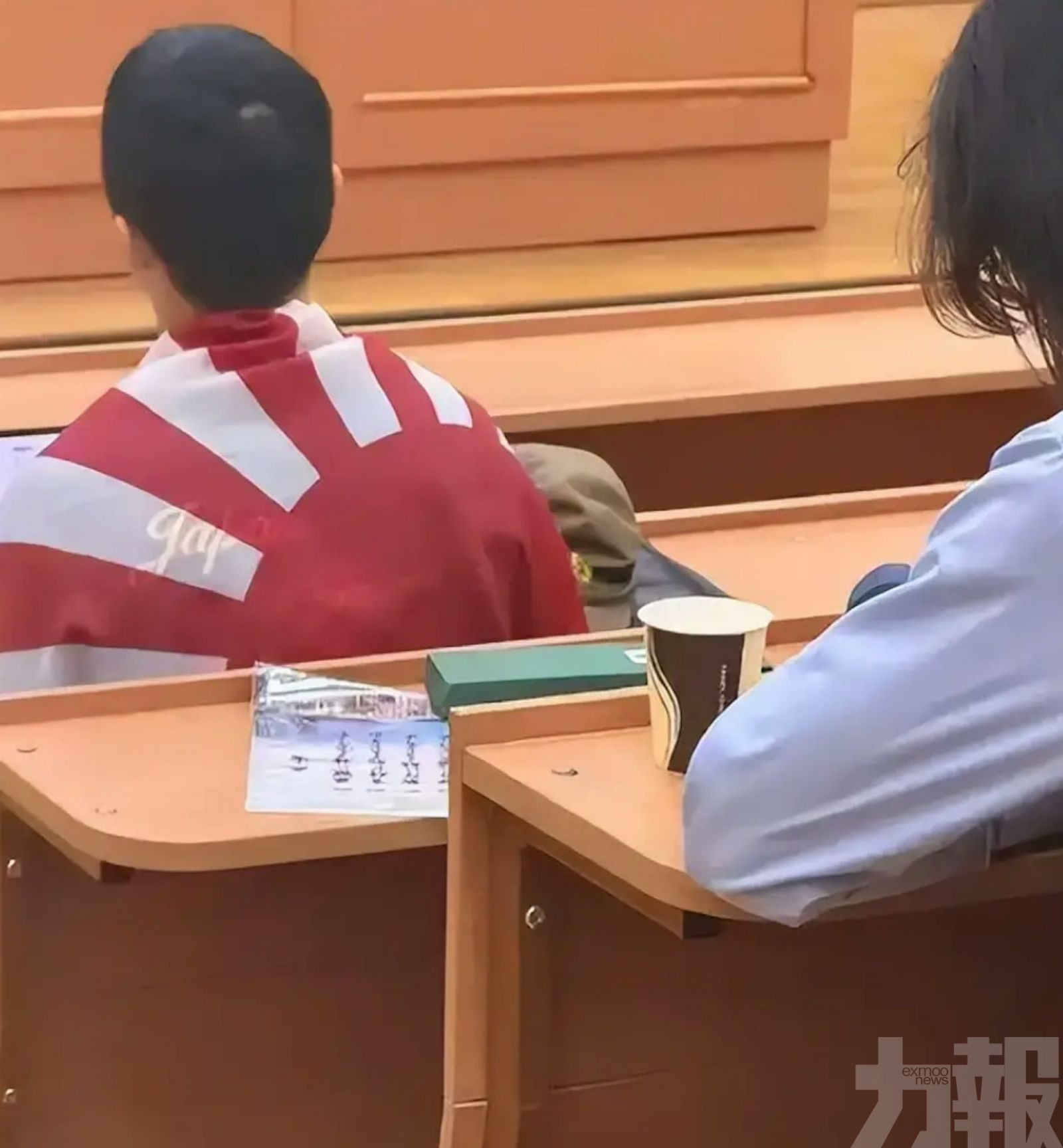 遭遣返回國開除學籍