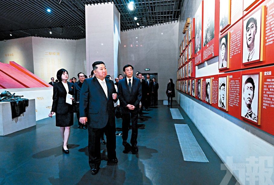 王滬寧陪同 紀念抗美援朝