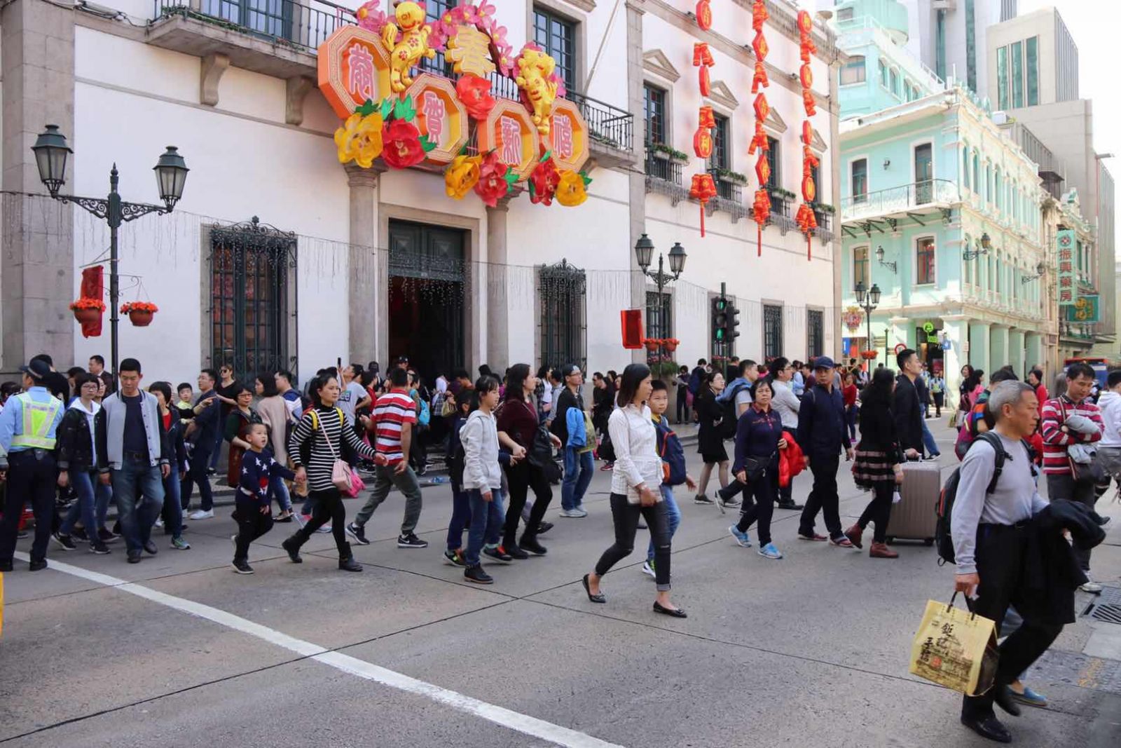 關前街馬路同時封閉