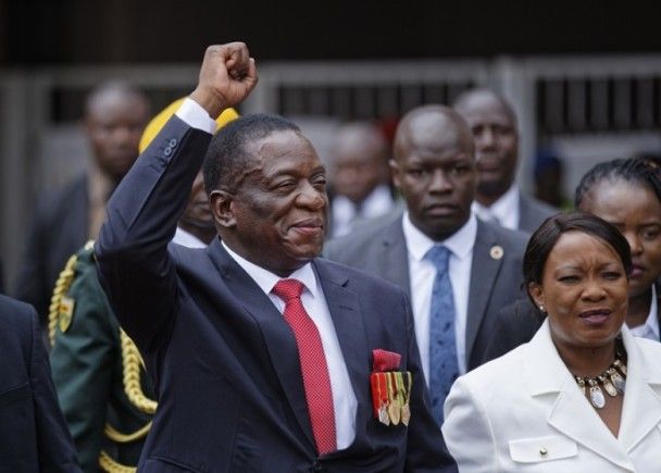 姆南加古瓦宣誓出任津巴布韋總統