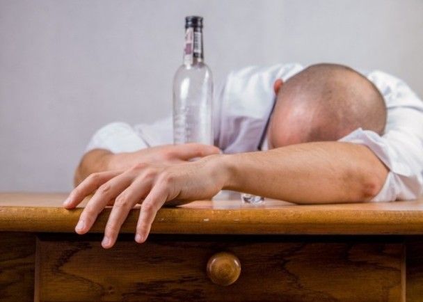 印尼25人飲假酒中毒身亡
