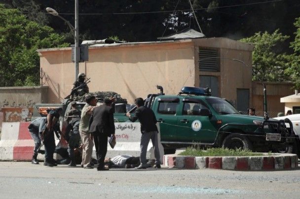 ​阿富汗連環恐襲至少16記者死傷