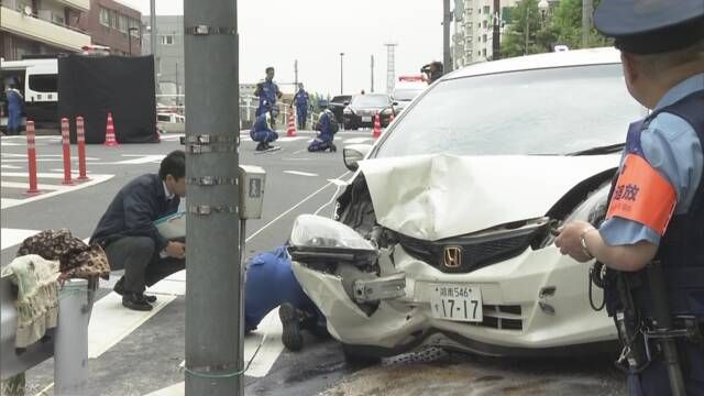 東京學校附近有汽車撞人群 七人受傷