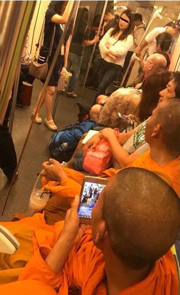 泰和尚地鐵偷拍女乘客惹網民熱議