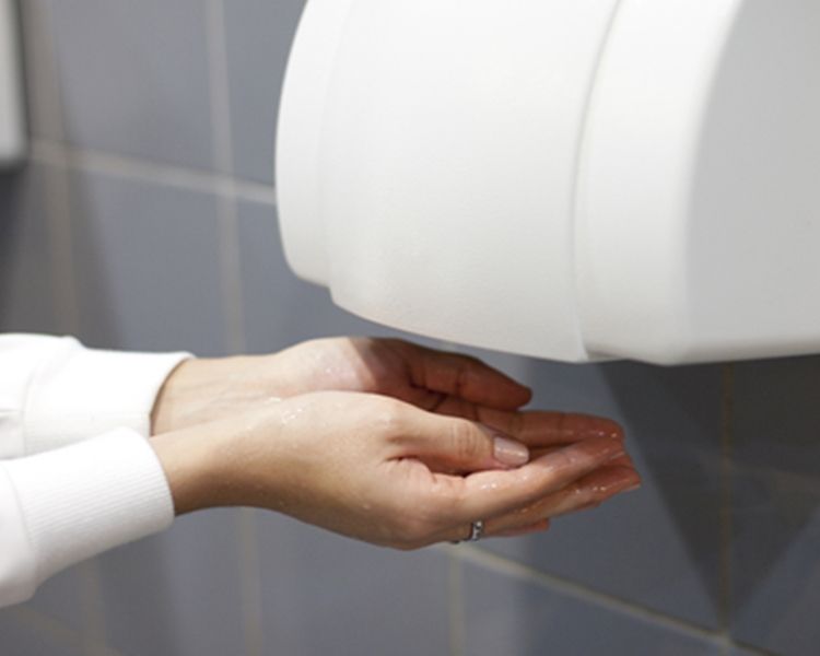 研究發現公廁烘手機暗藏大量細菌