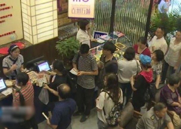 重慶麵館推「天價雜醬麵」生意火爆