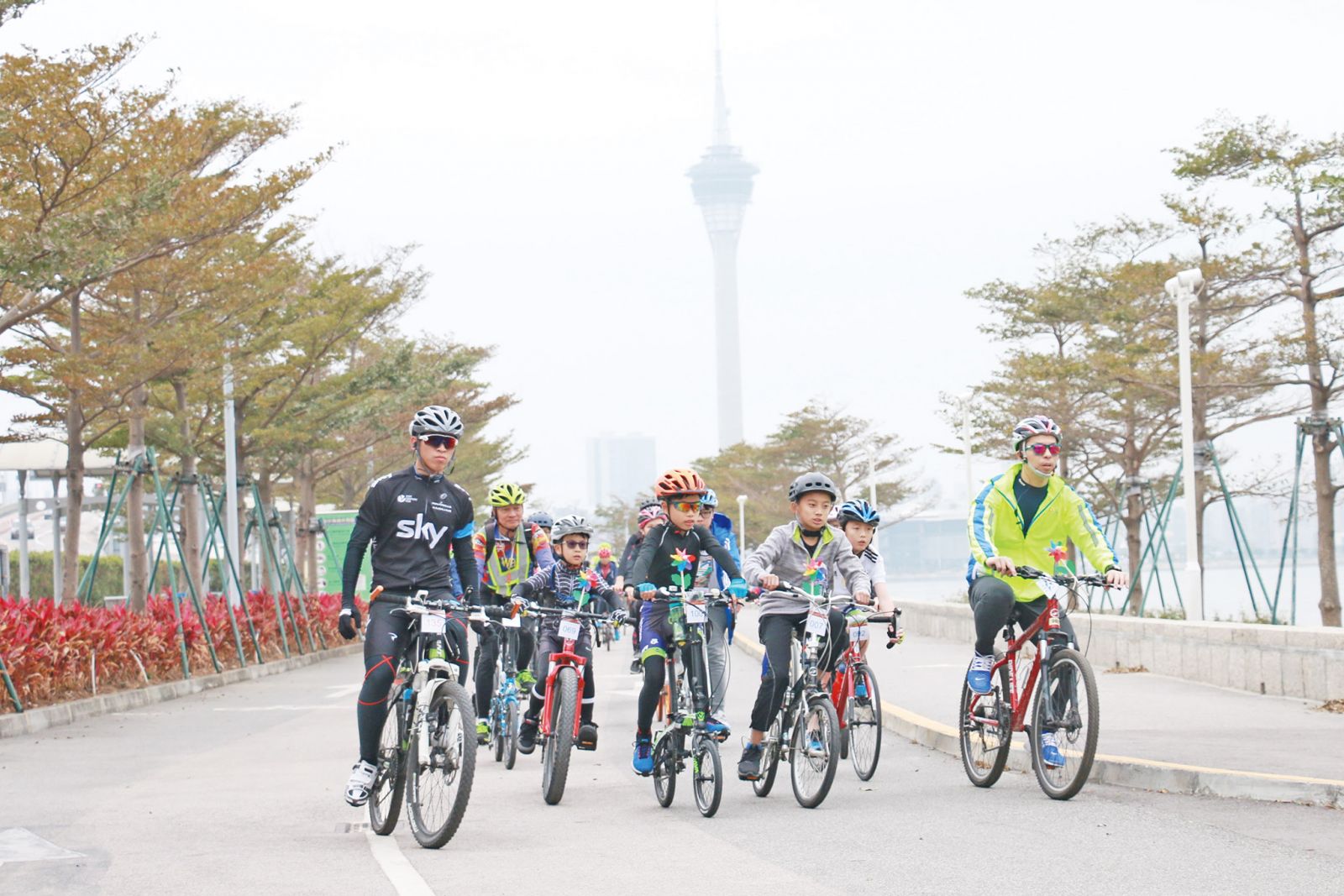 逾150市民參加新春單車行大運