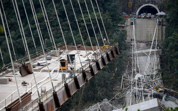 哥倫比亞在建大橋倒塌十死