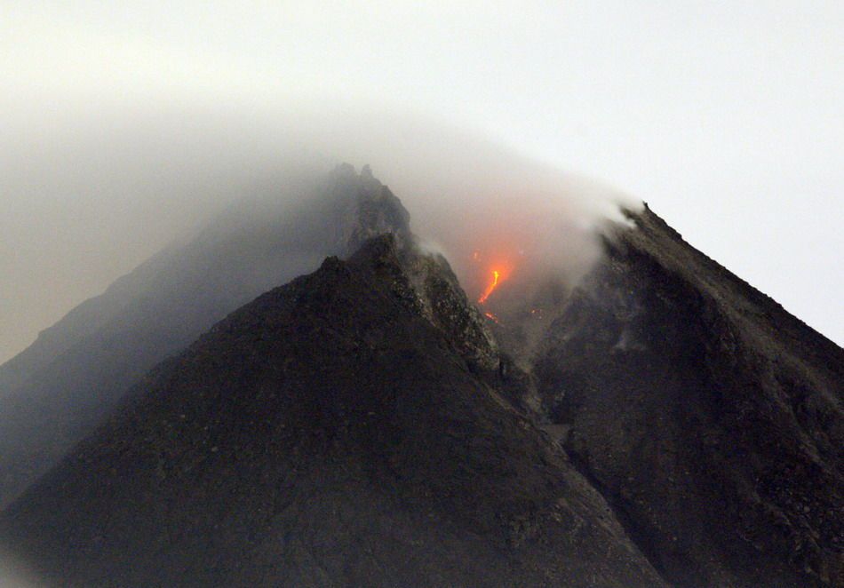 印尼默拉皮火山再度噴發